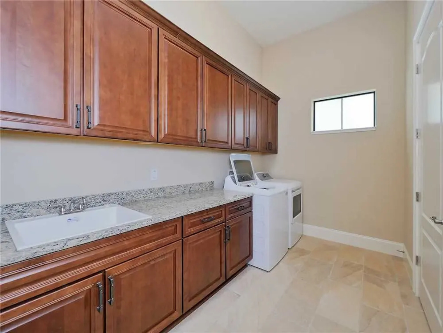 Cinnamon Beach Nautilus Ocean Front - Six Bedroom Condo