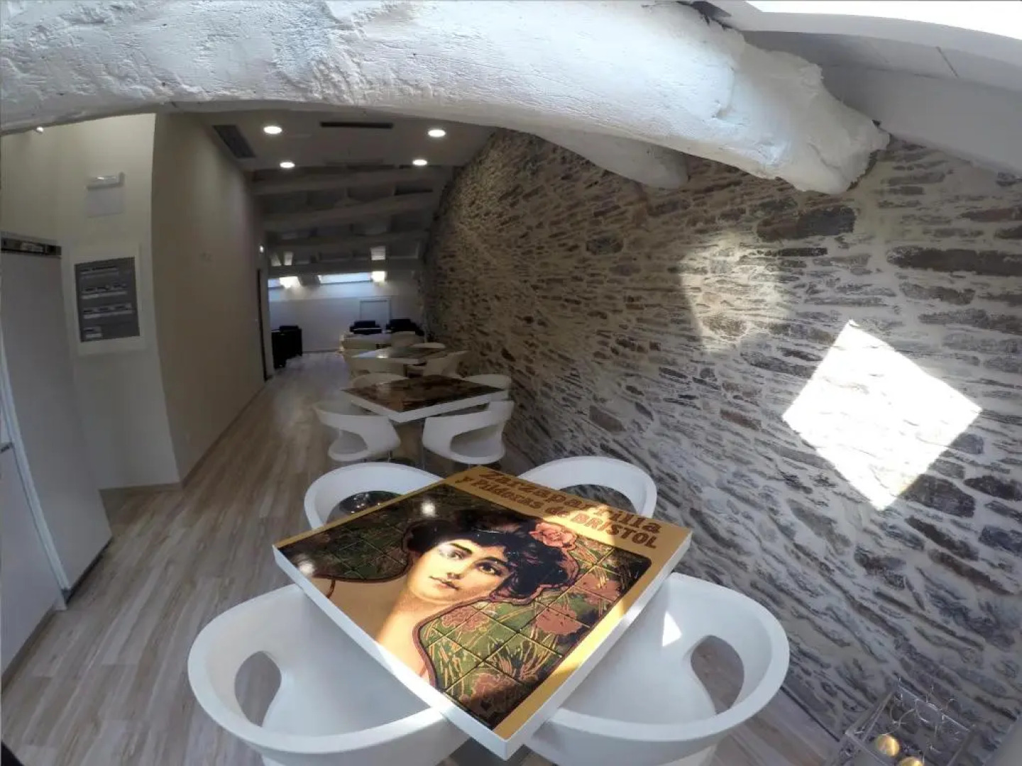 Hostel Cross - Adults Only