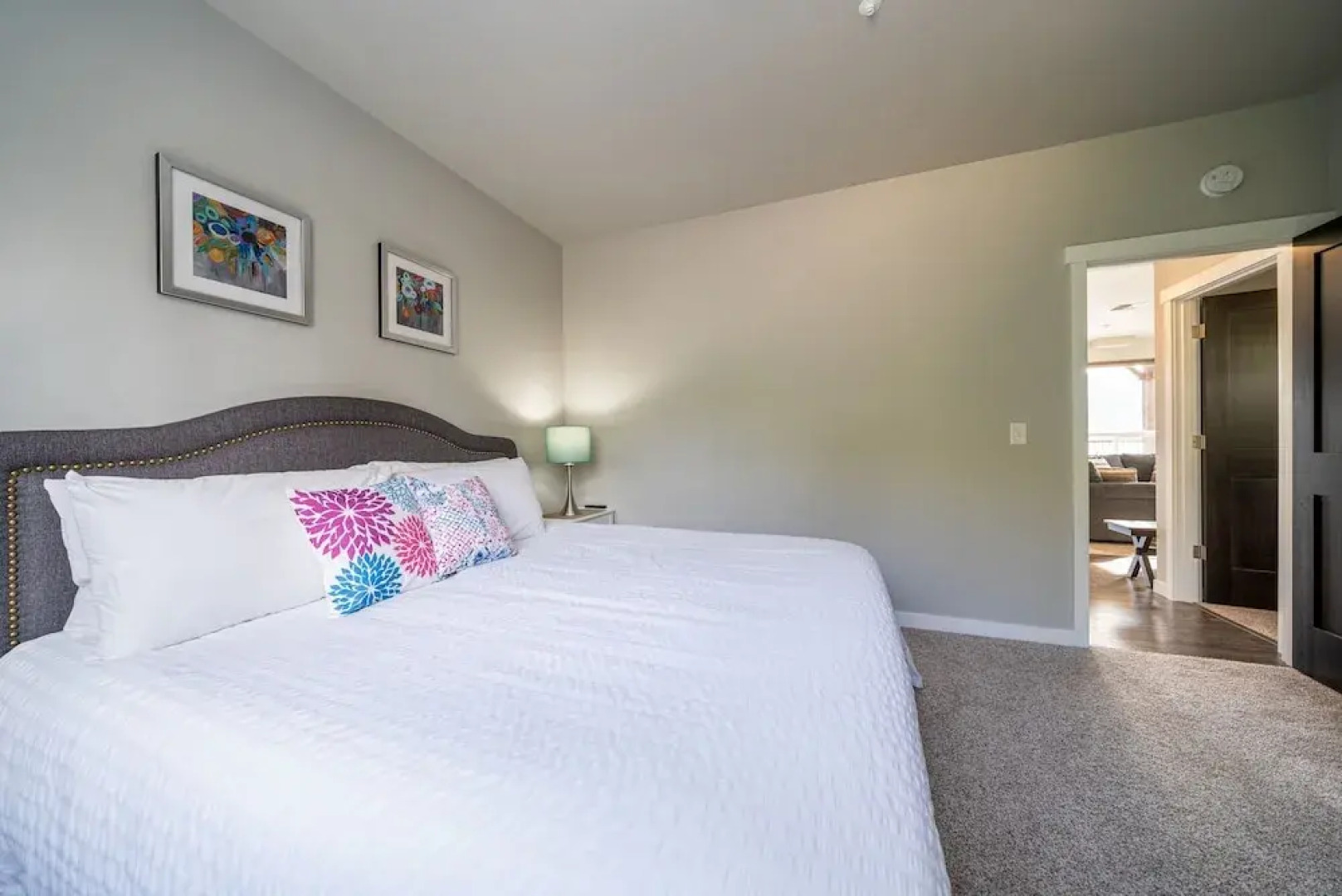 Marina's Edge Condo Walk to Restaurants, Wineries by RedAwning