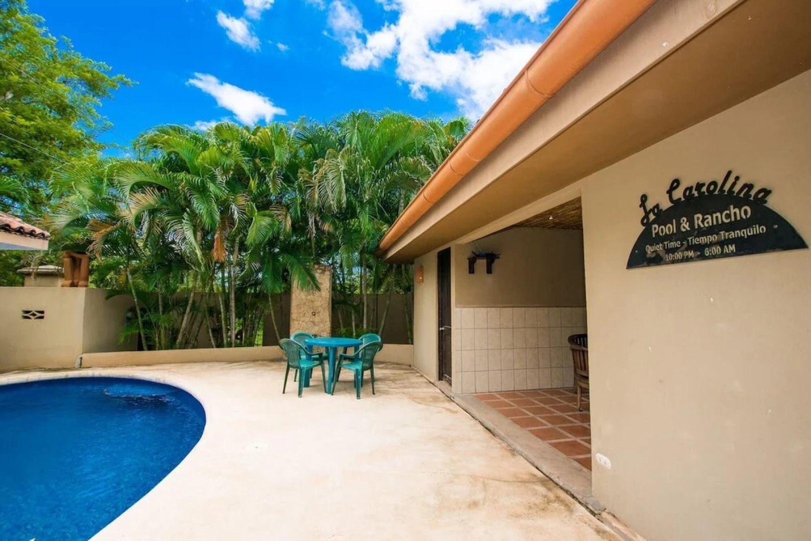Colorful Condo with a Swimming Pool and Close Proximity to El Coco and the Beach