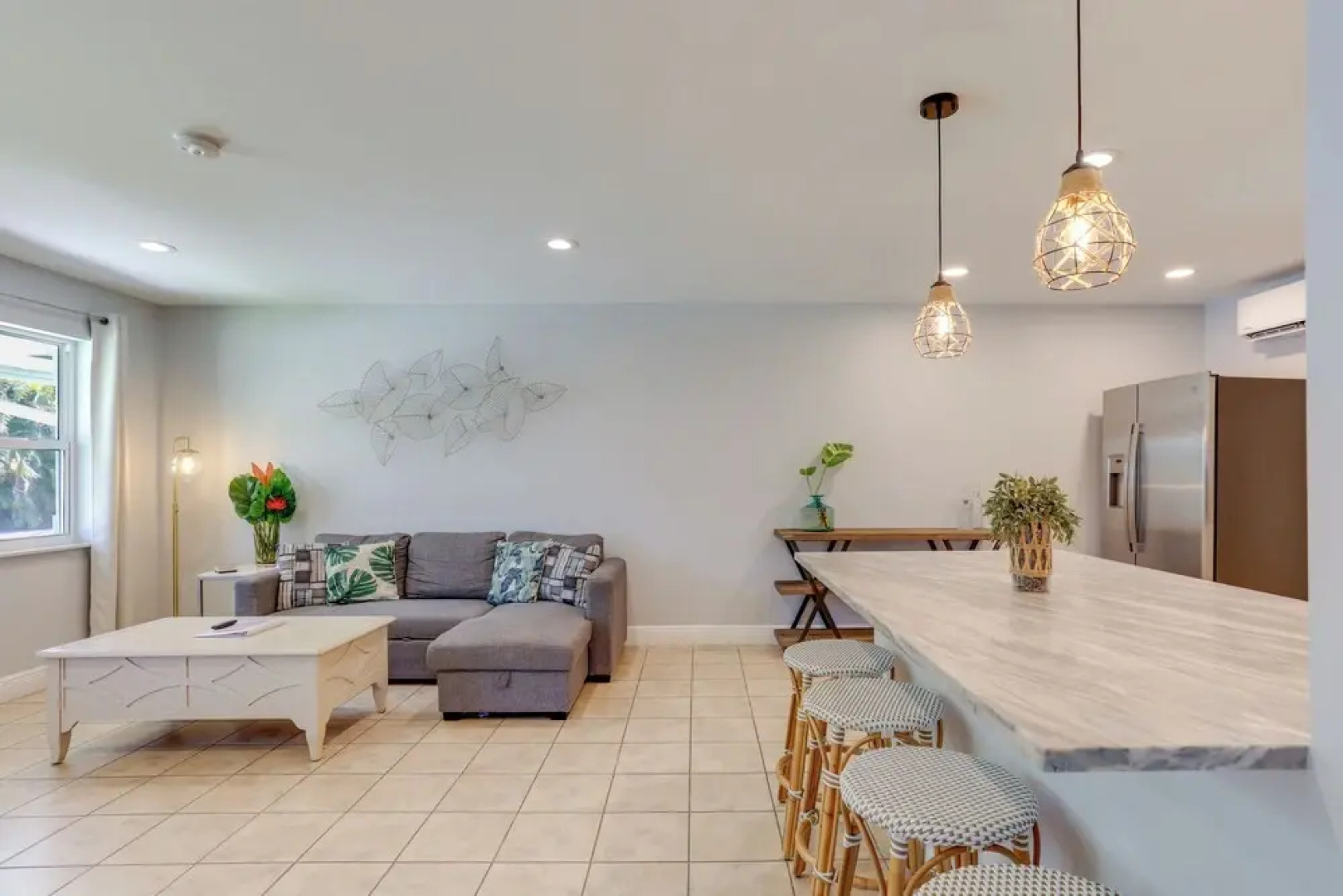 Pet-friendly Palm Beach Pad - 1 Mi to the Ocean!