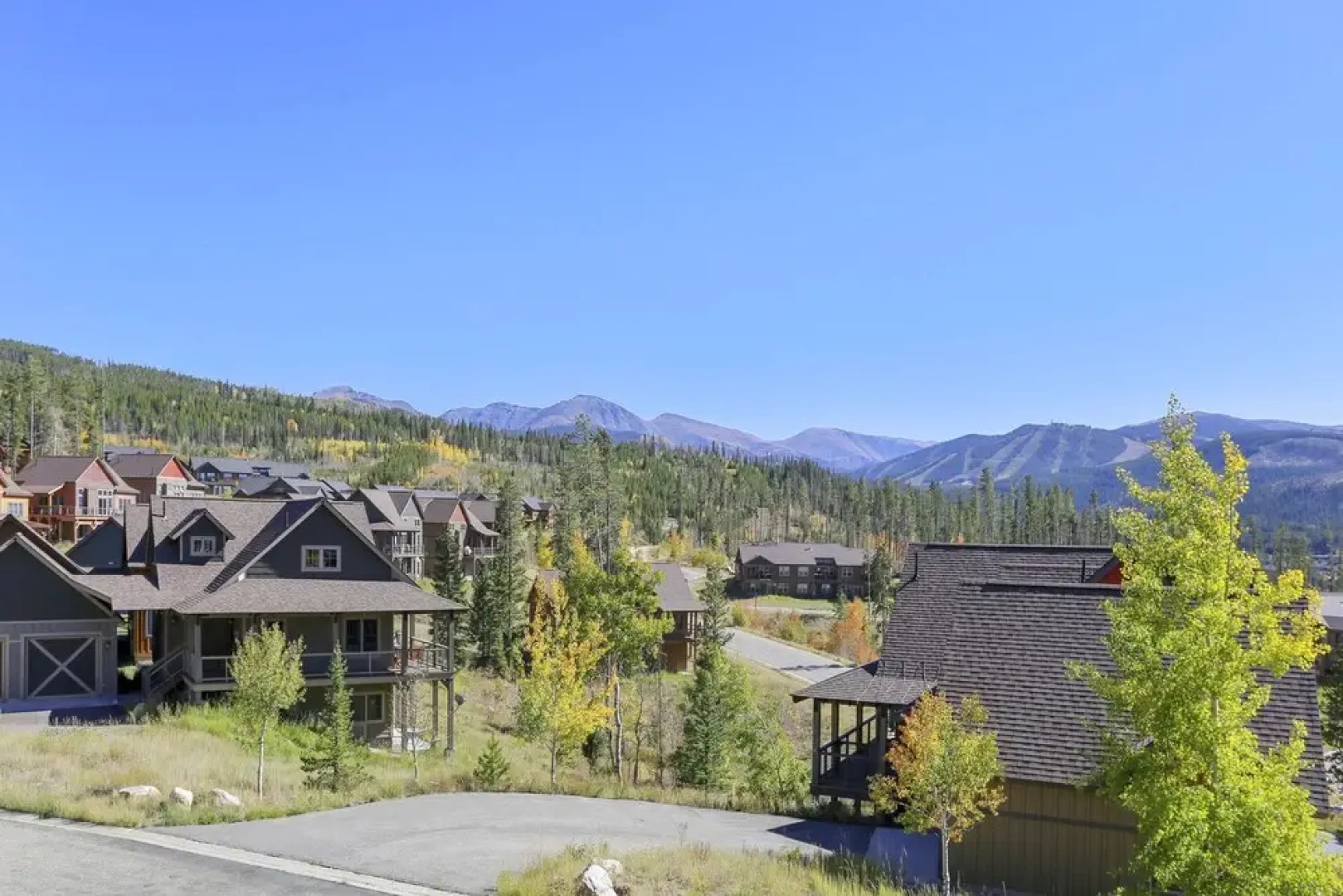 Rendezvous Luxury Cabin #130 by Winter Park Escapes