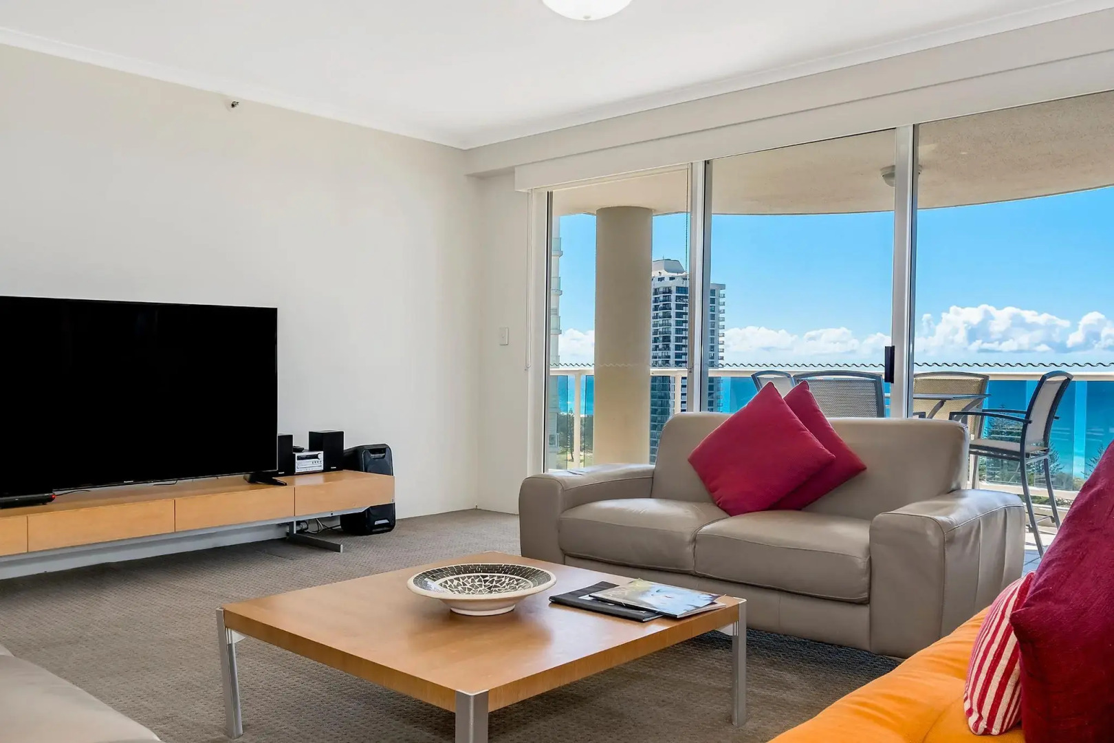 Oscar on Main Resort