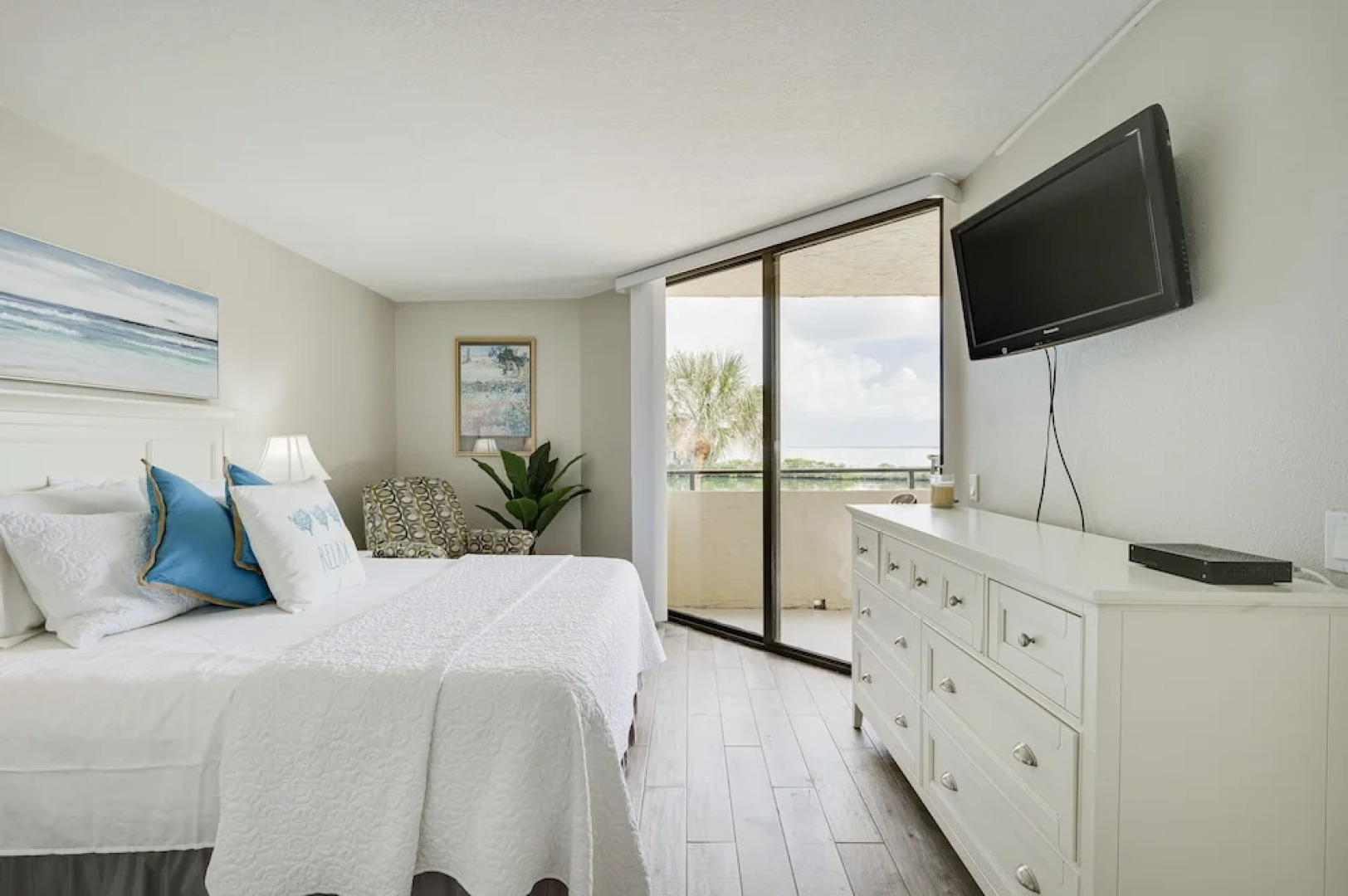 Bright Hudson Condo Rental w/ Gulf-view Balcony!