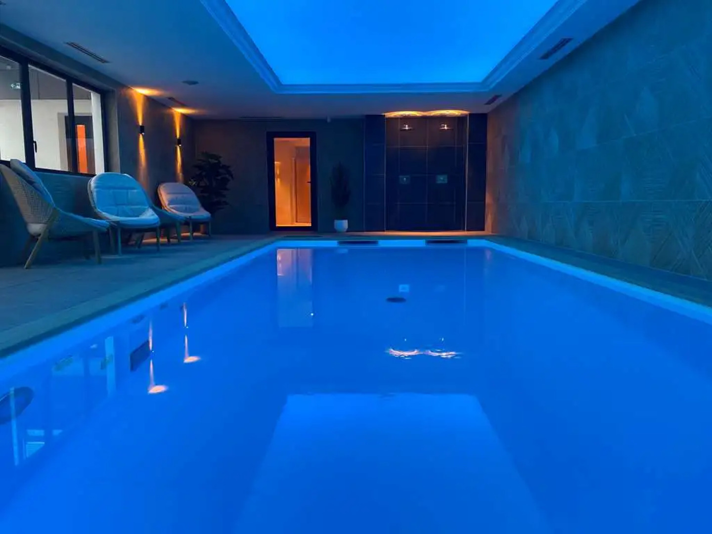 Brit Hotel Piscine & Spa - Fougères