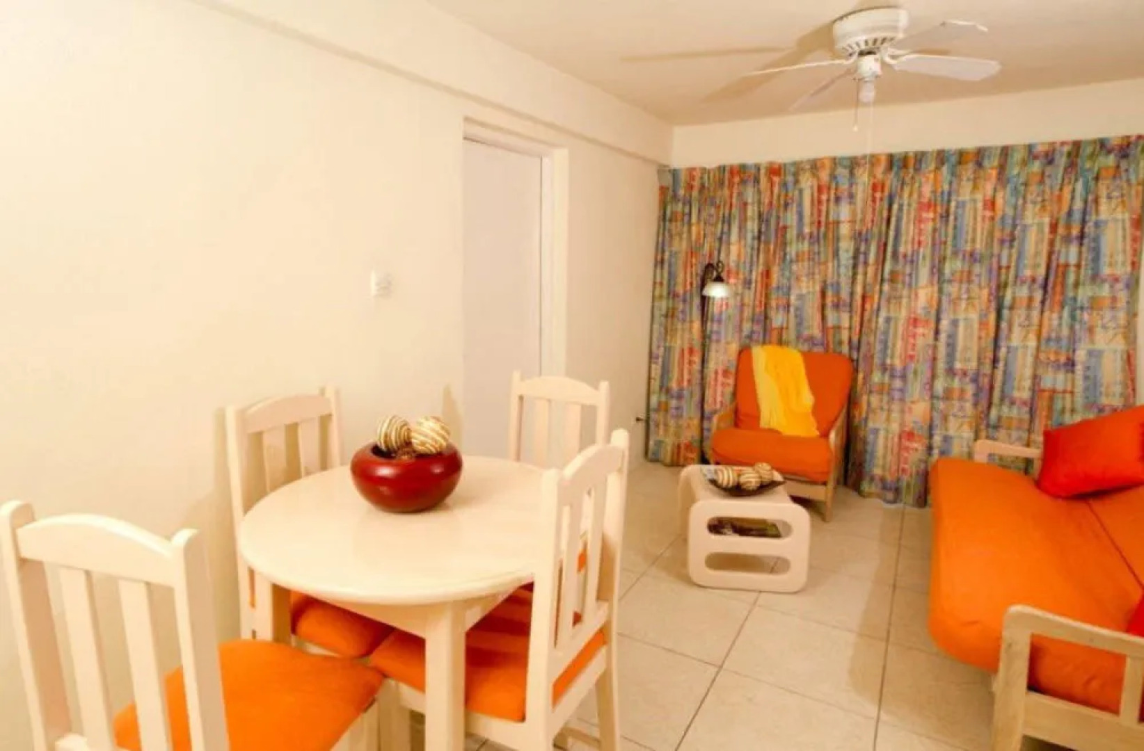 Melrose Beach Apartment