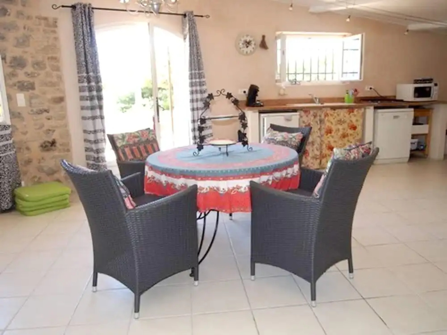 Villa with 8 Bedrooms in Bonnieux, with Wonderful Mountain View, Private Pool, Furnished Garden