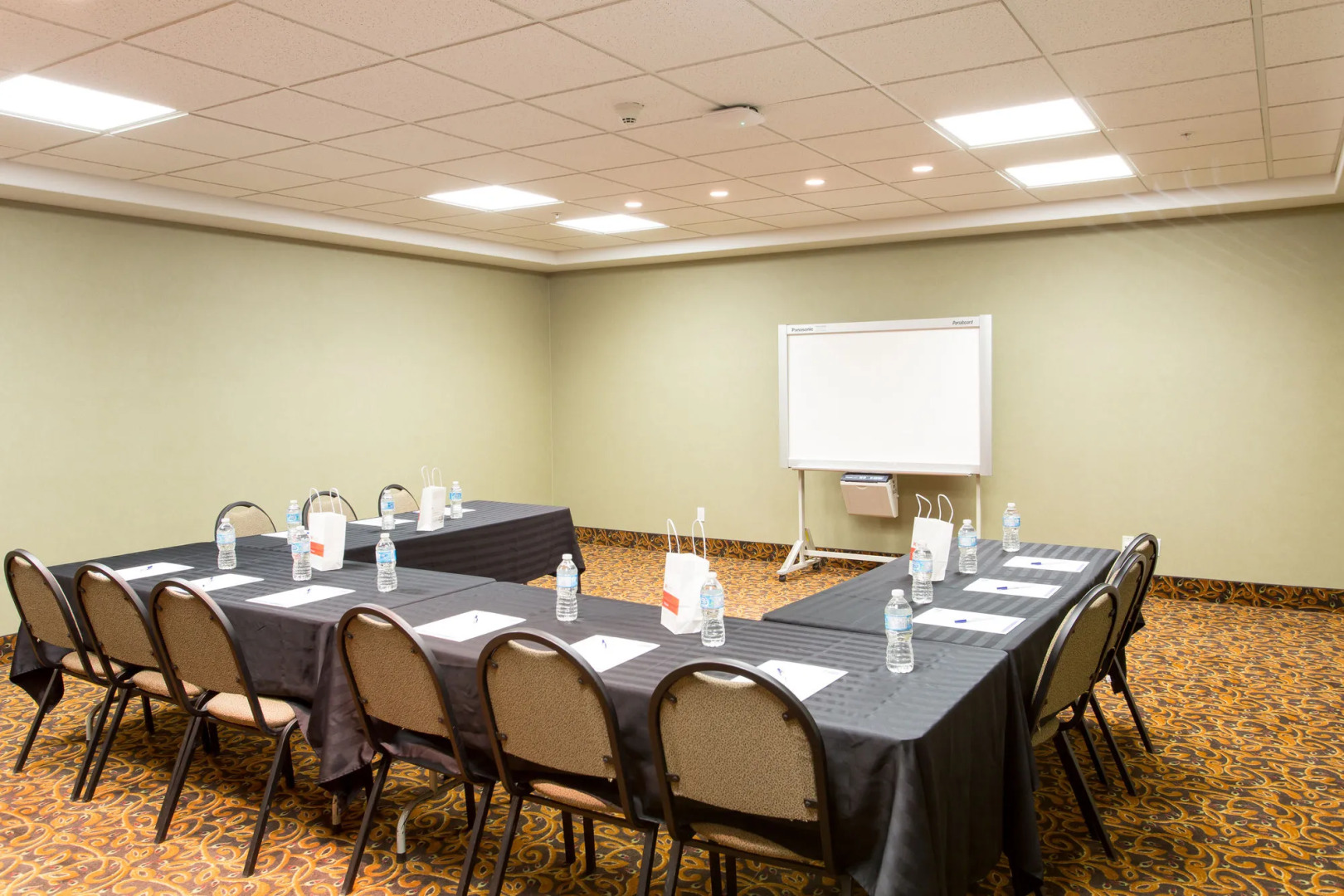 Holiday Inn Express Hotel & Suites Drayton Valley by IHG