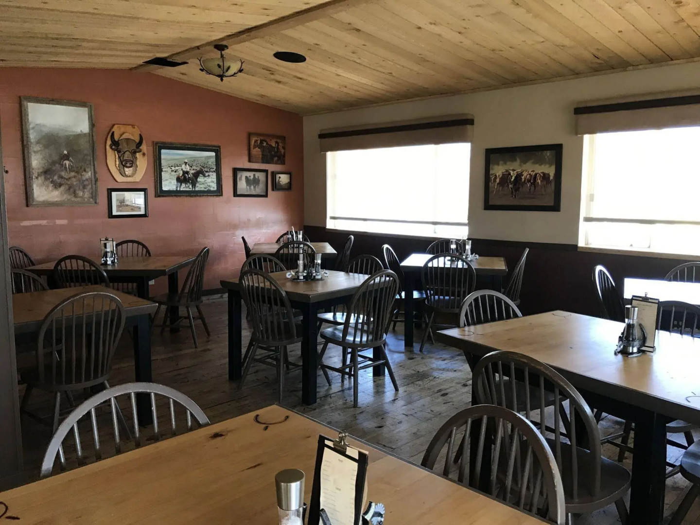 Broken Spur Inn & Steakhouse