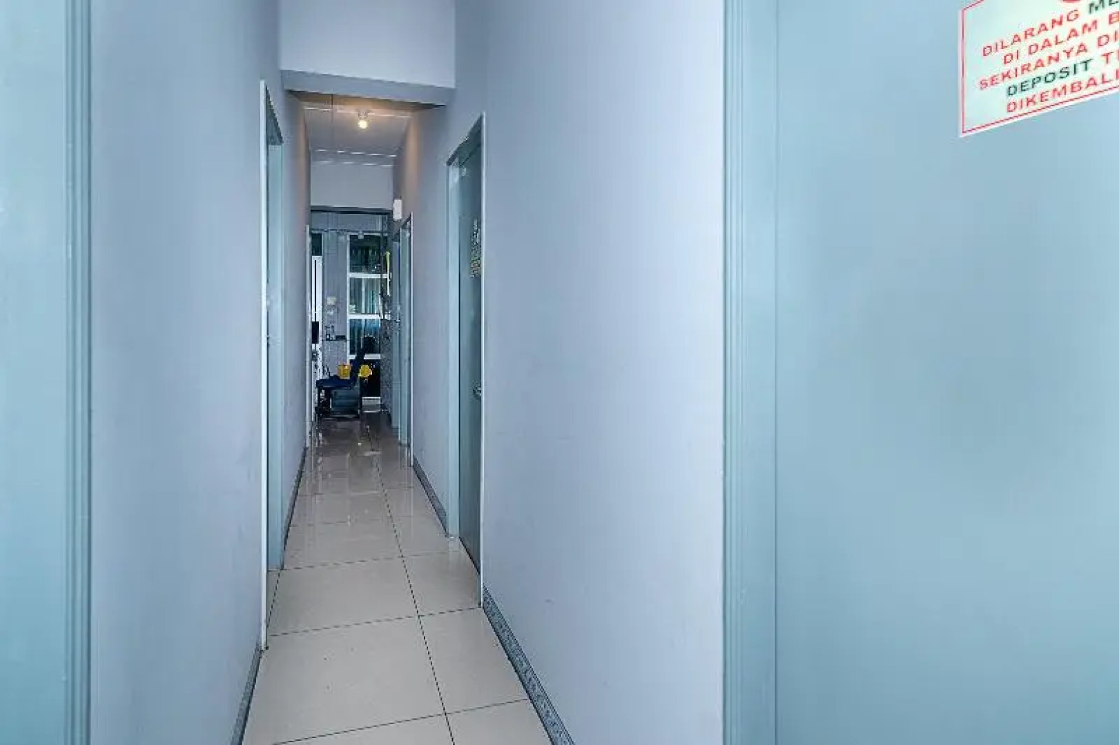 SPOT ON 90042 One Plaza Eco Hotel