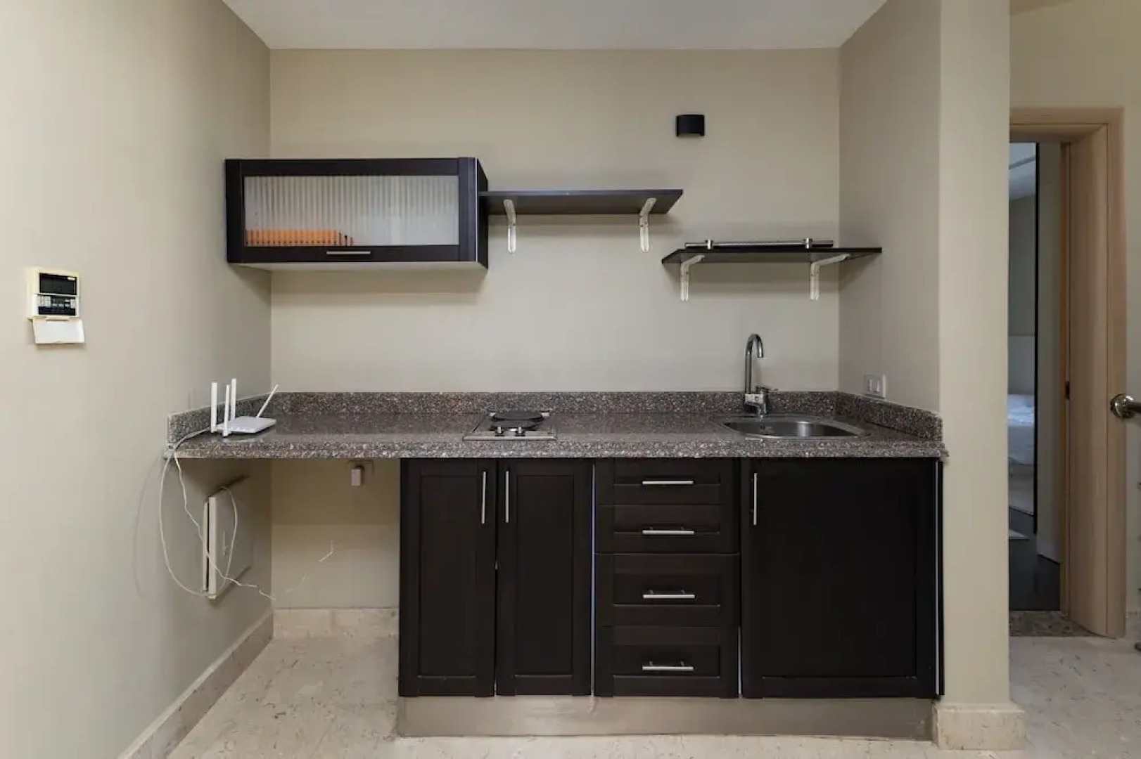 Villa With Private Pool In Beverly Hills