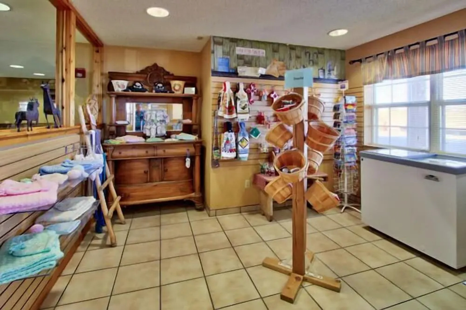 Western Skies Inn And Suites