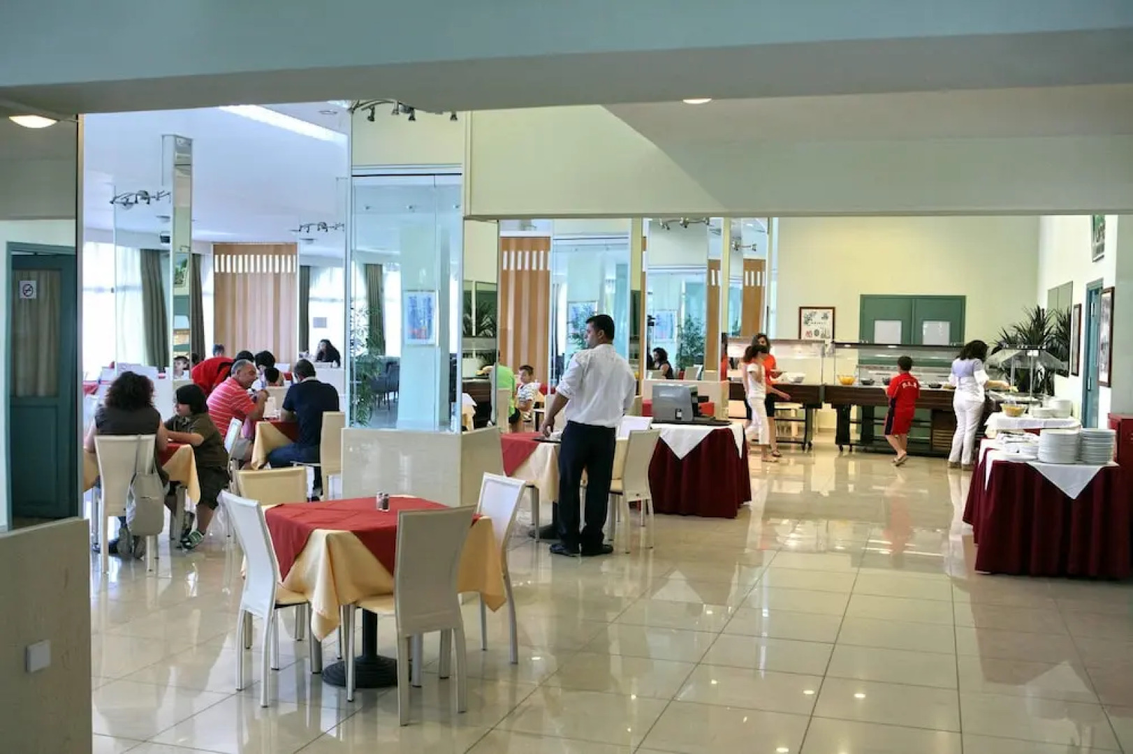 Silver Bay Hotel & Bungalows