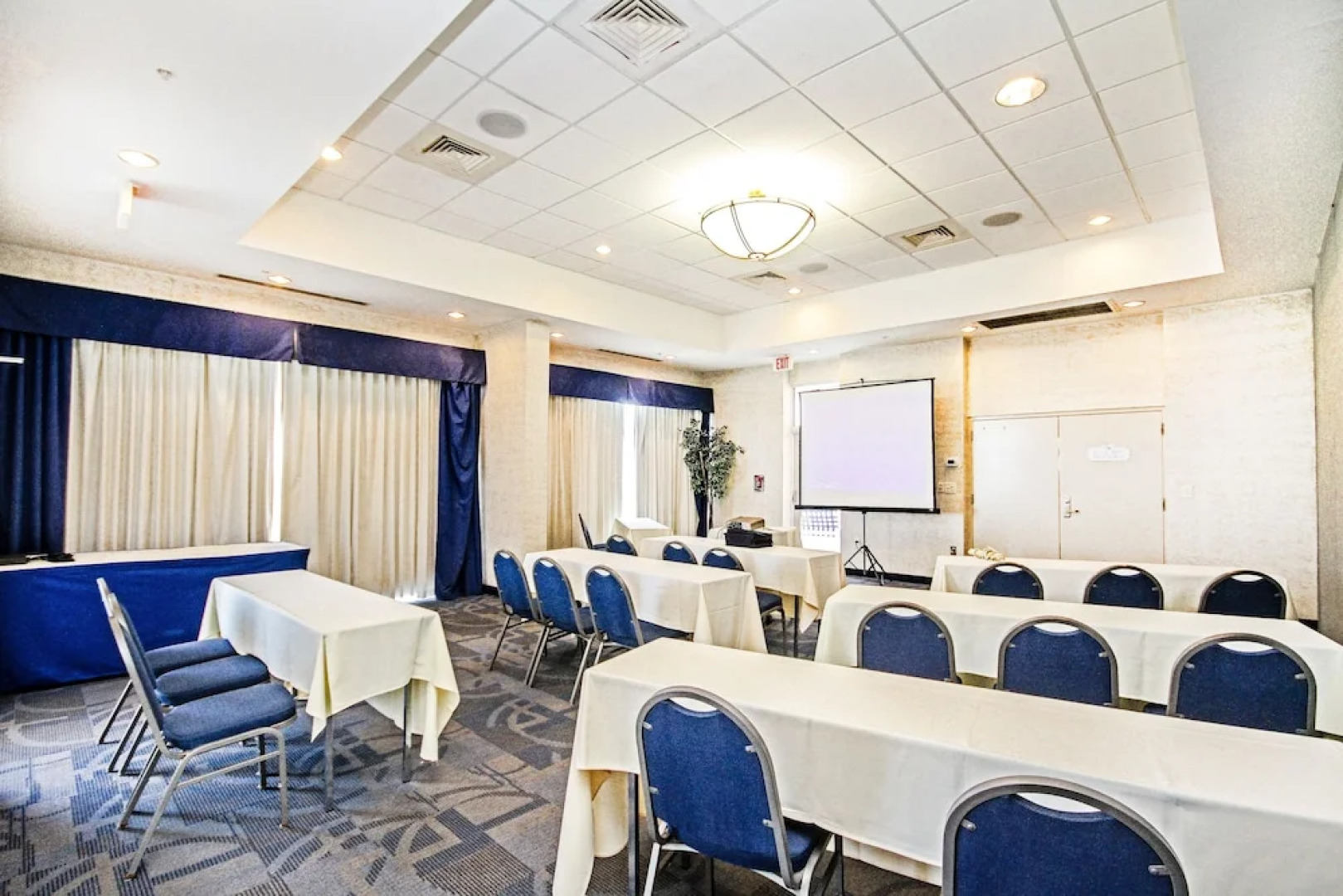 Bay Watch Resort & Conference Center