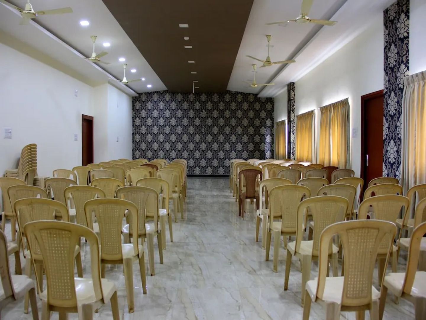 OYO 5702 Hotel Rajmahal Orchid