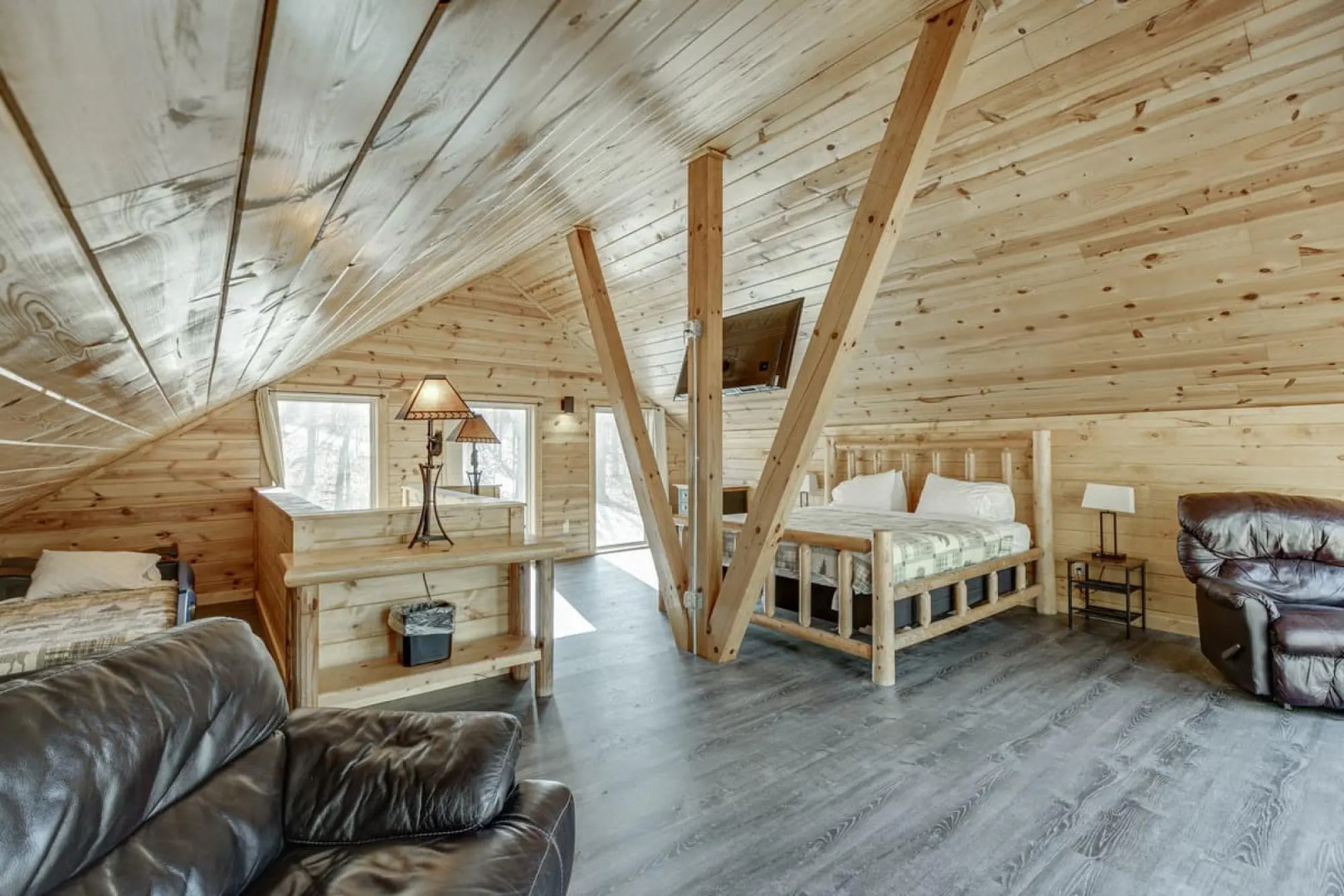 Escape in Cleveland with 2 bedrooms and 2 bathrooms