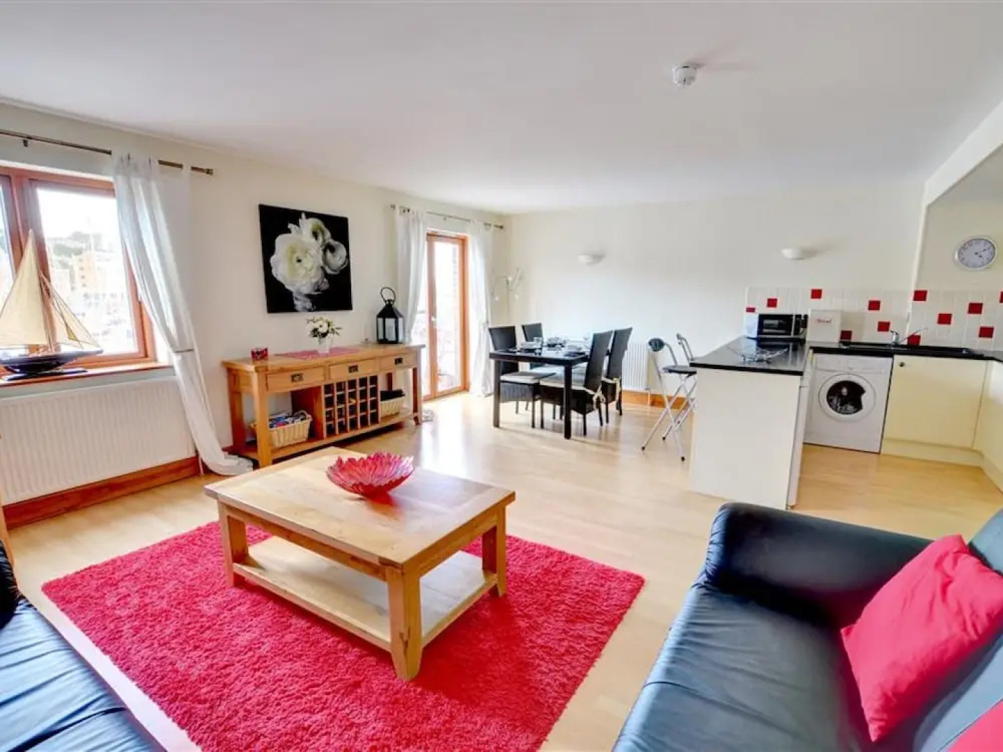 Modern Holiday Home in Milford Haven With Balcony