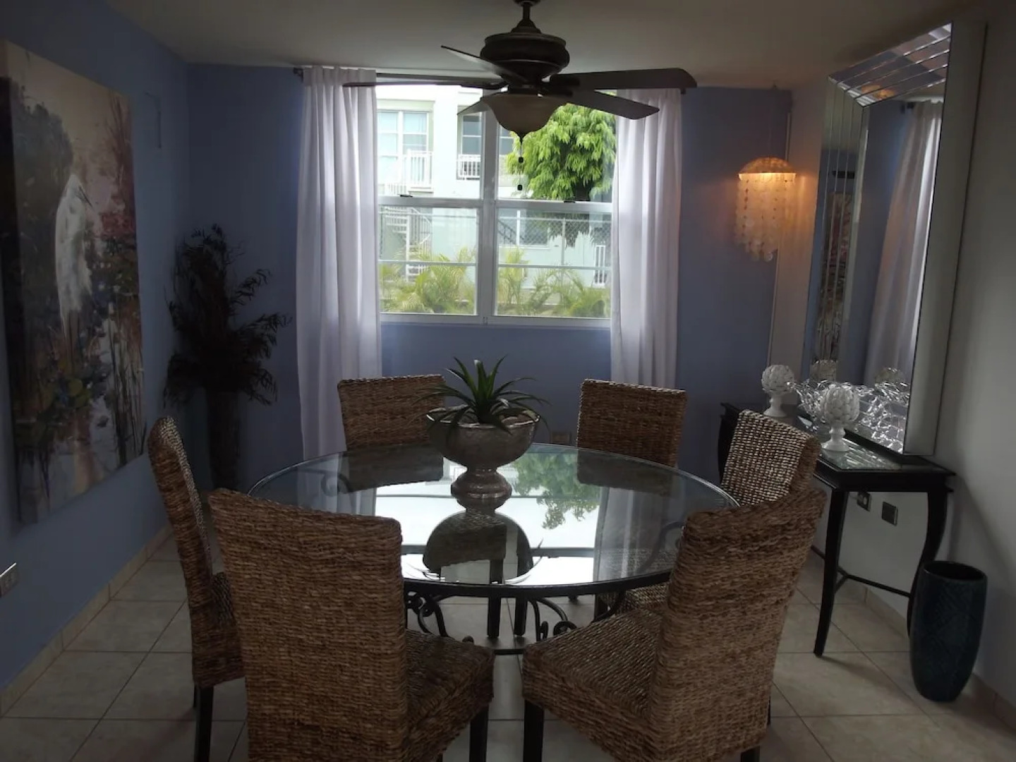 Beautiful Home At The Hill With Private Pool