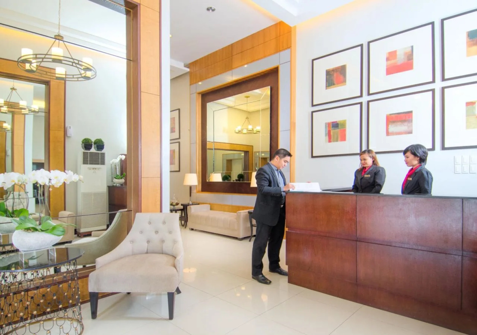 Bellini Suites at Presidio, Lakefront