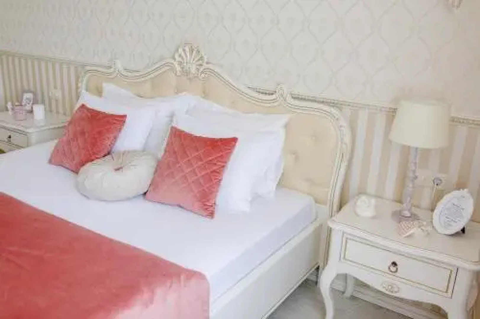 Royal Suite Apartment with Jacuzzi