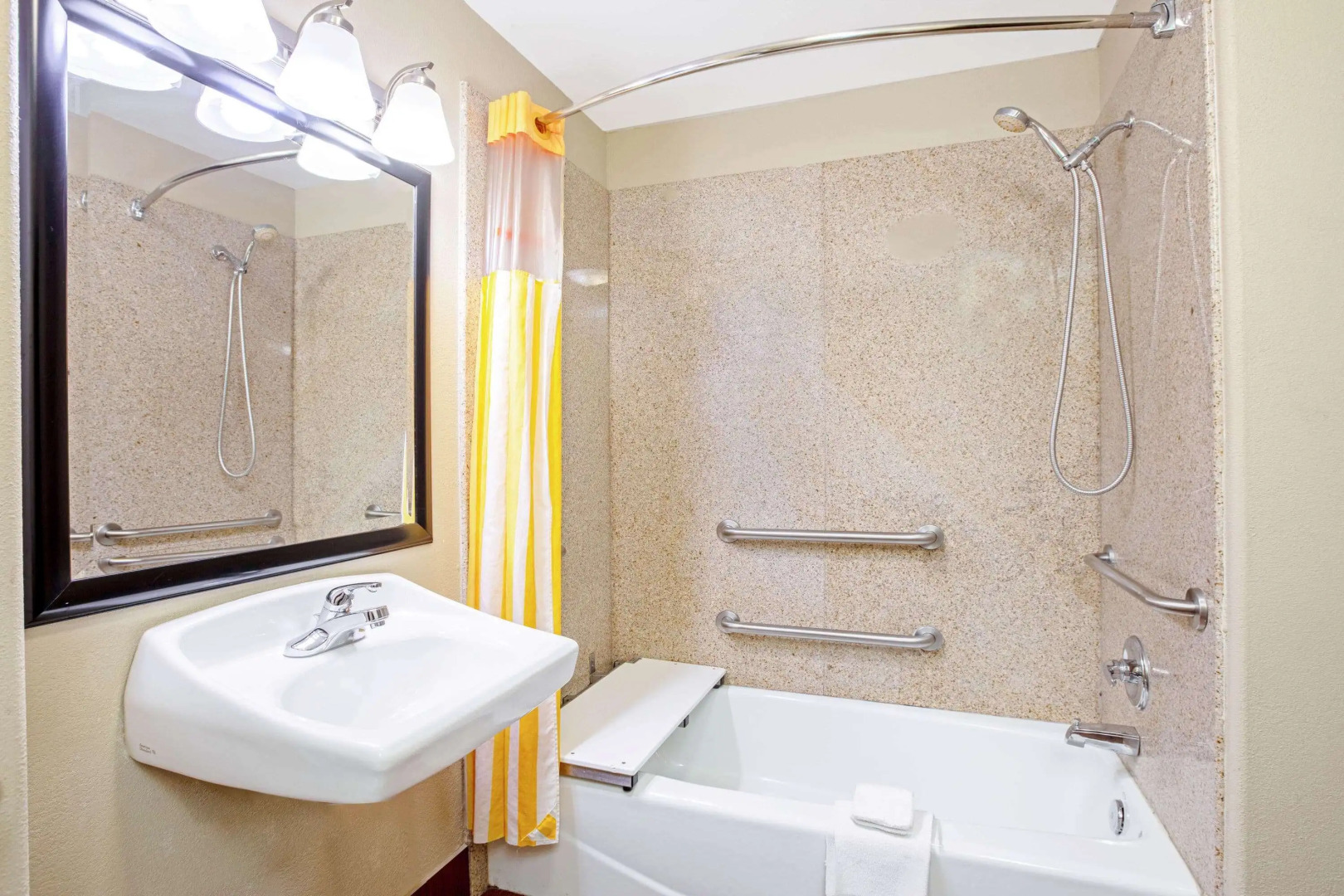 La Quinta Inn & Suites by Wyndham Corpus Christi Airport