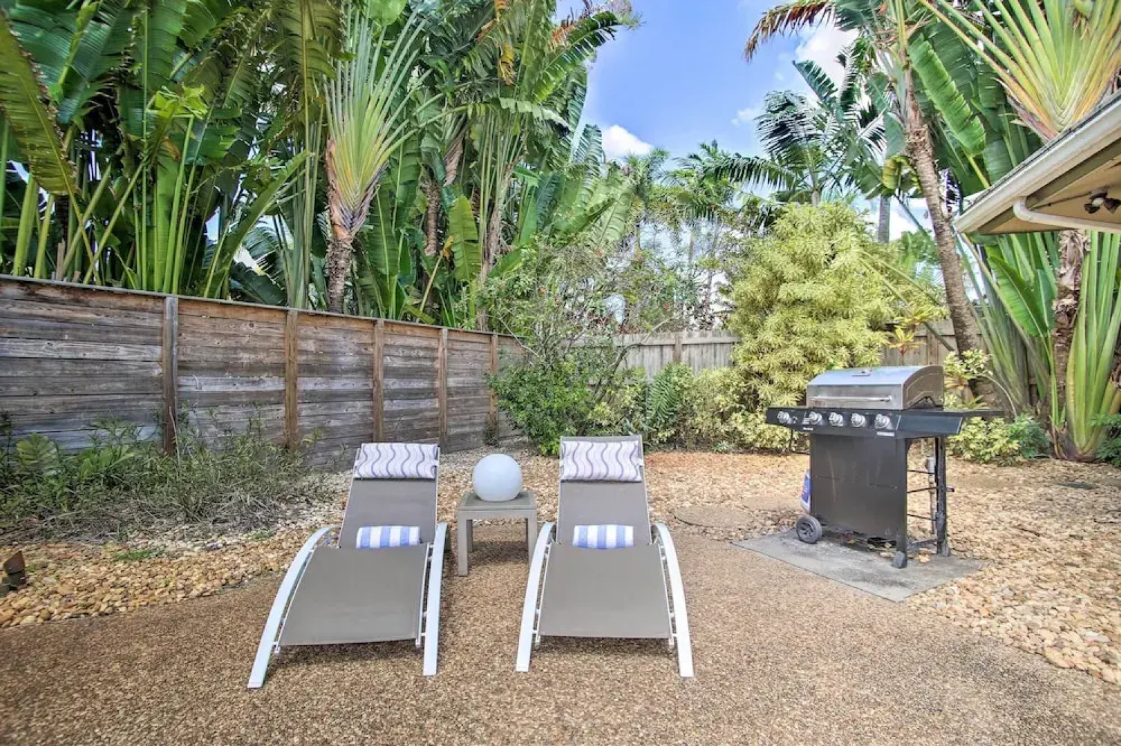 2 Mi to Beach: Updated & Private Oakland Park Gem!