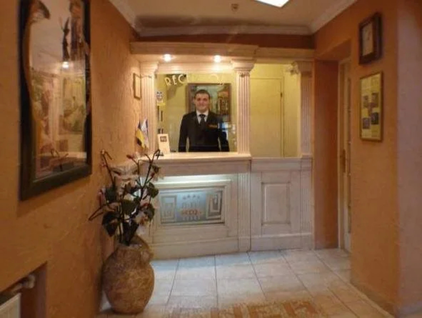 Отель «Эней»