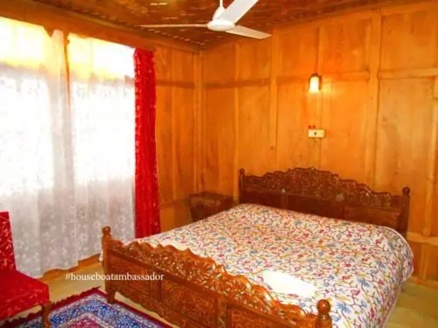 Houseboat Ambassador