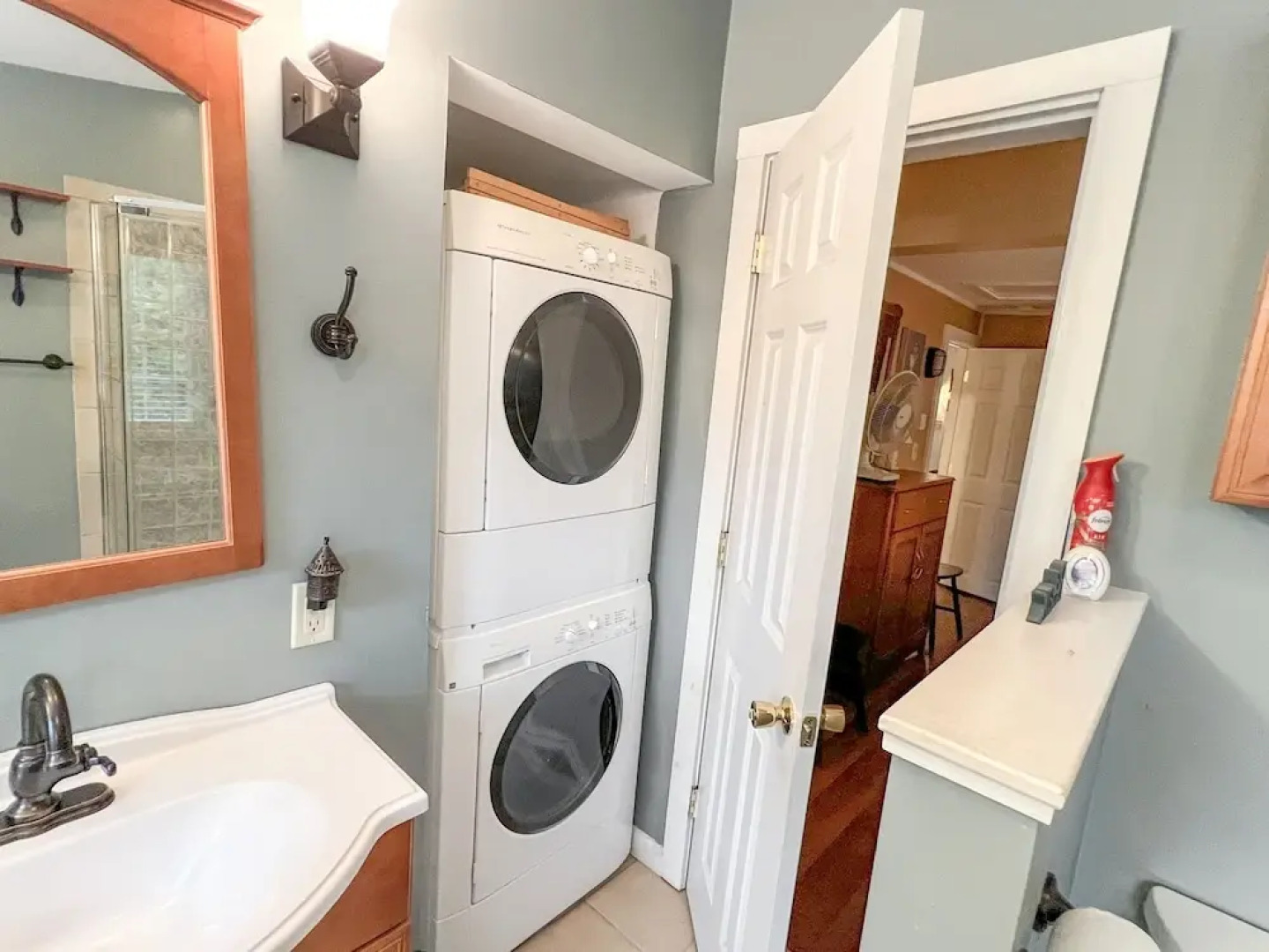 Family Tides - Y850 Beautiful Home Only A 10 Minute Walk To Short Sands Beach! 2 Bedroom Home by Redawning