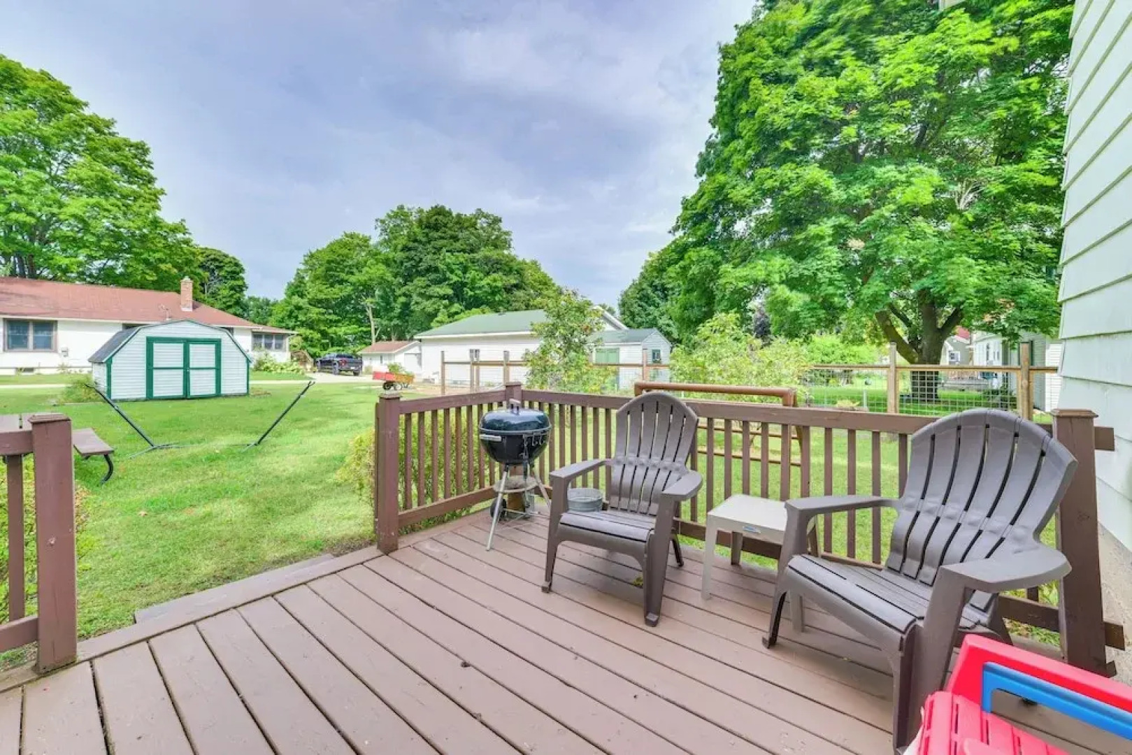 Walk to Lake Michigan: Pet-friendly Charlevoix Gem