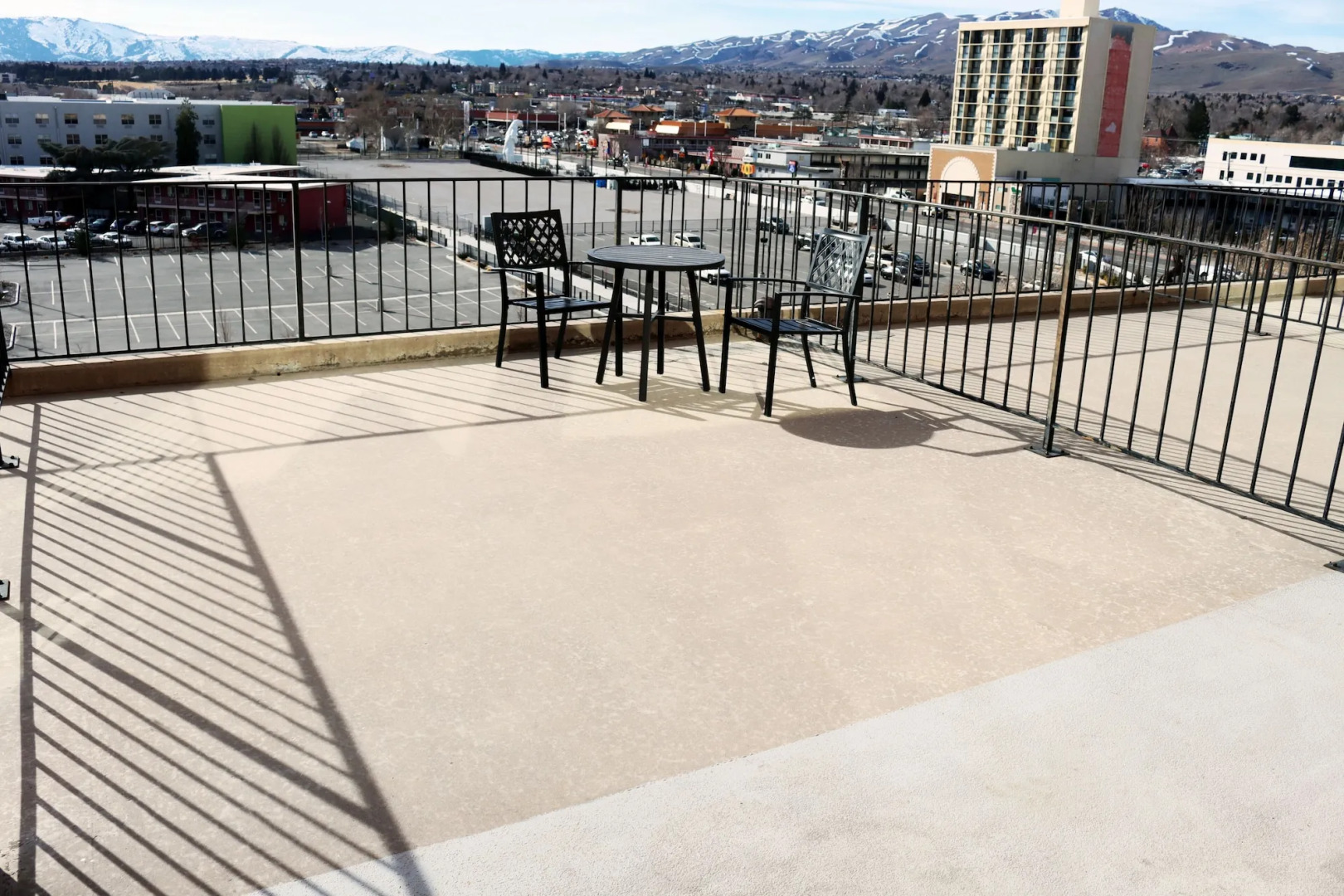 Sands Regency Casino Hotel — только для взрослых