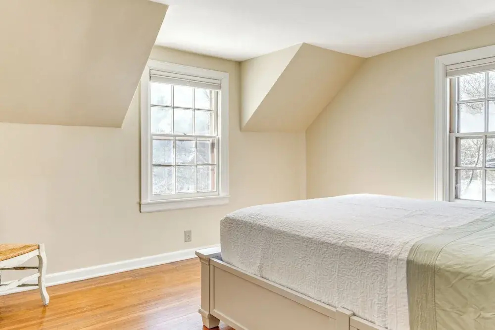 Walk to Main St & Parks: Zionsville Village Home