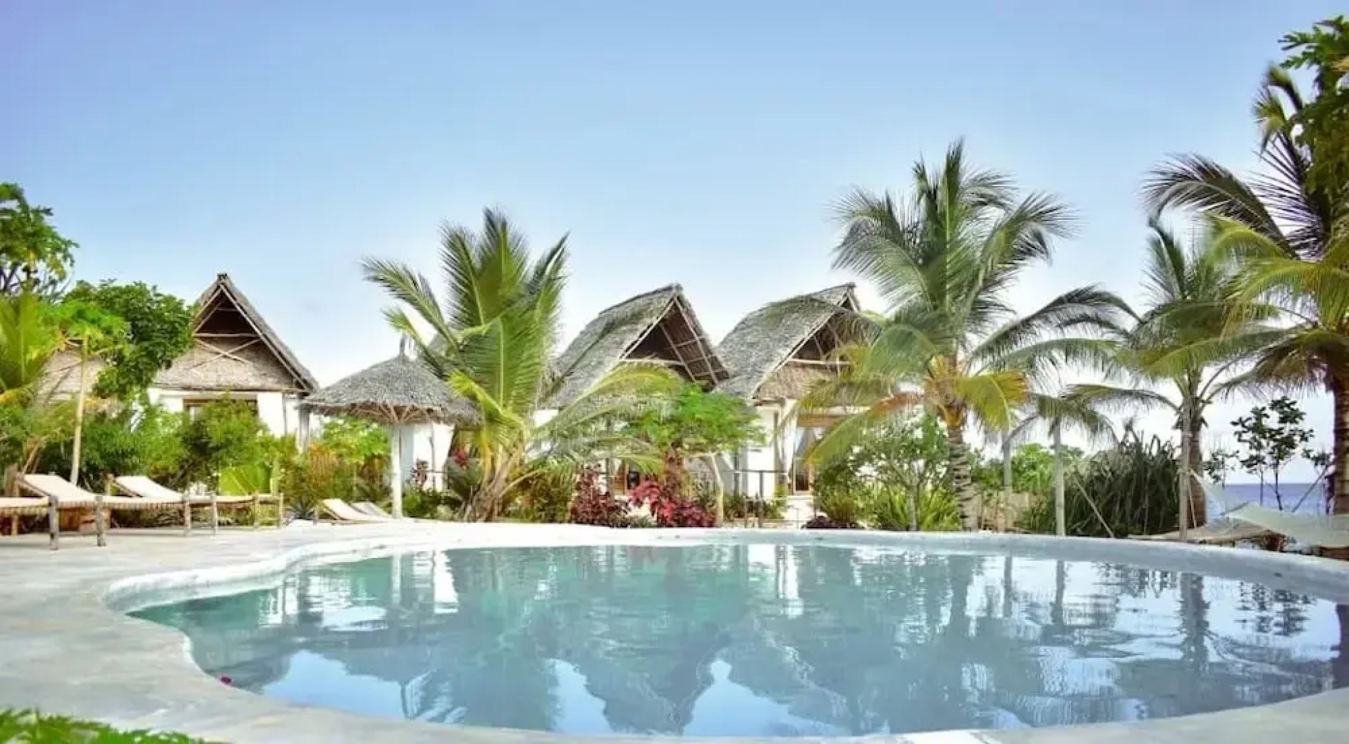 Kusini Beach Bungalows