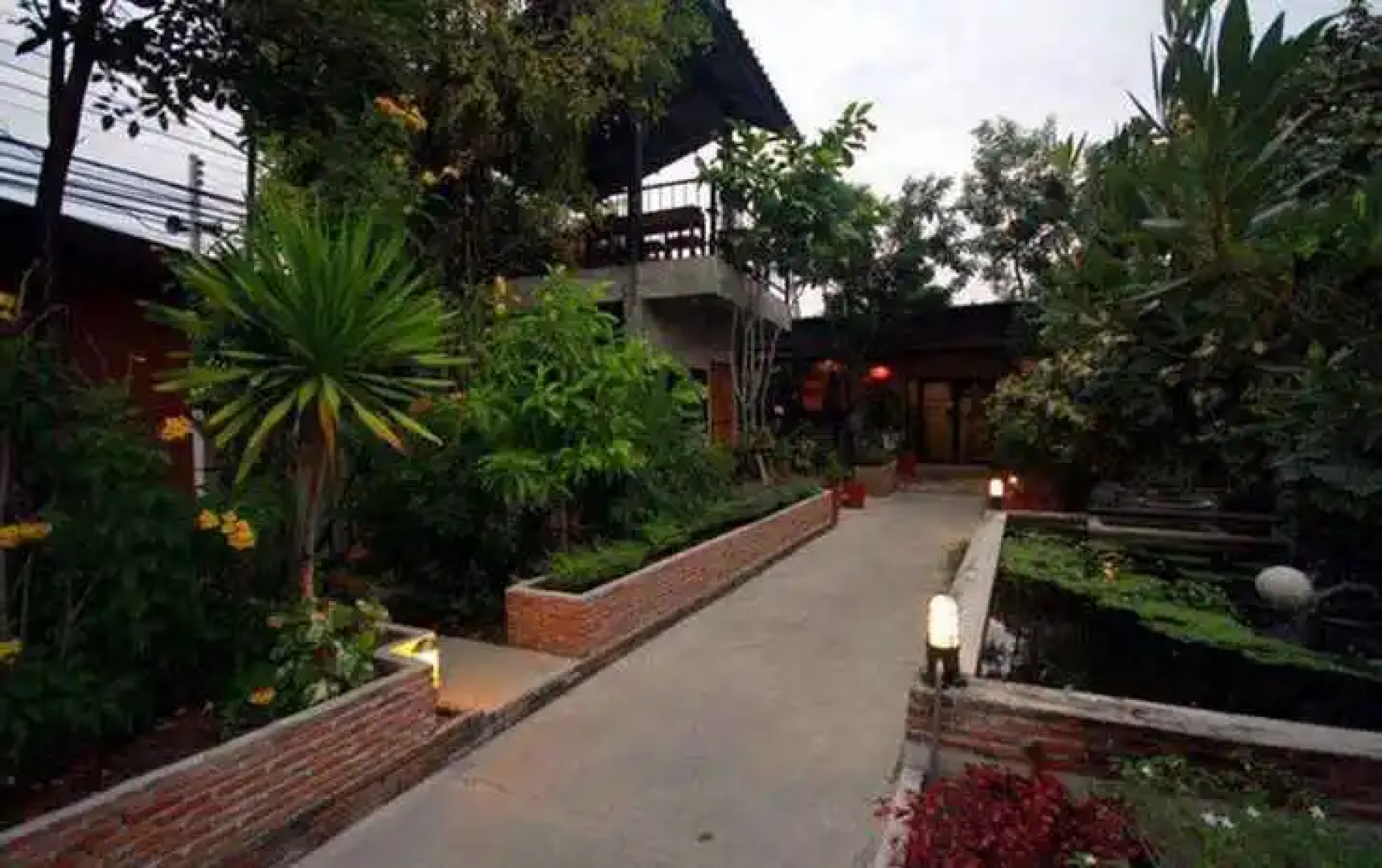 Ban Sakaekrang Resort