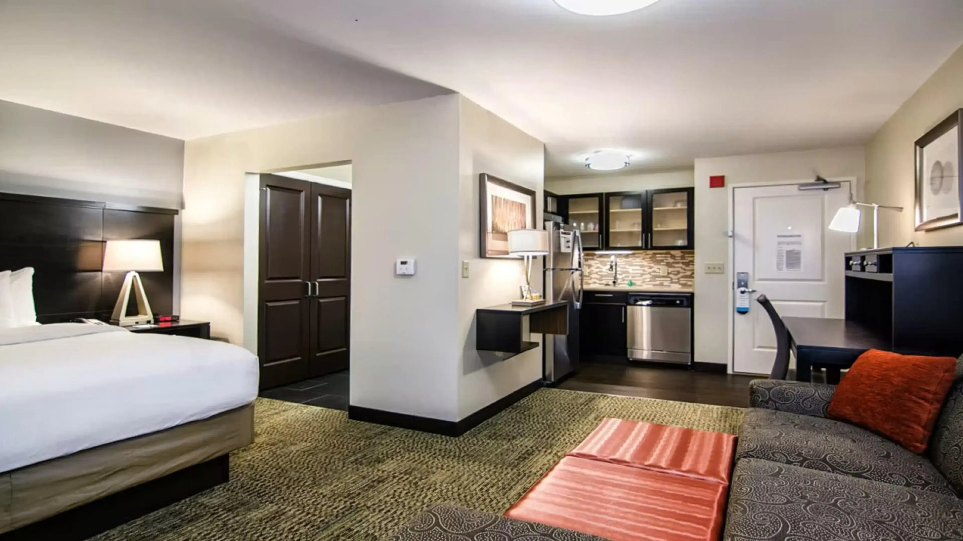 Staybridge Suites Marquette by IHG