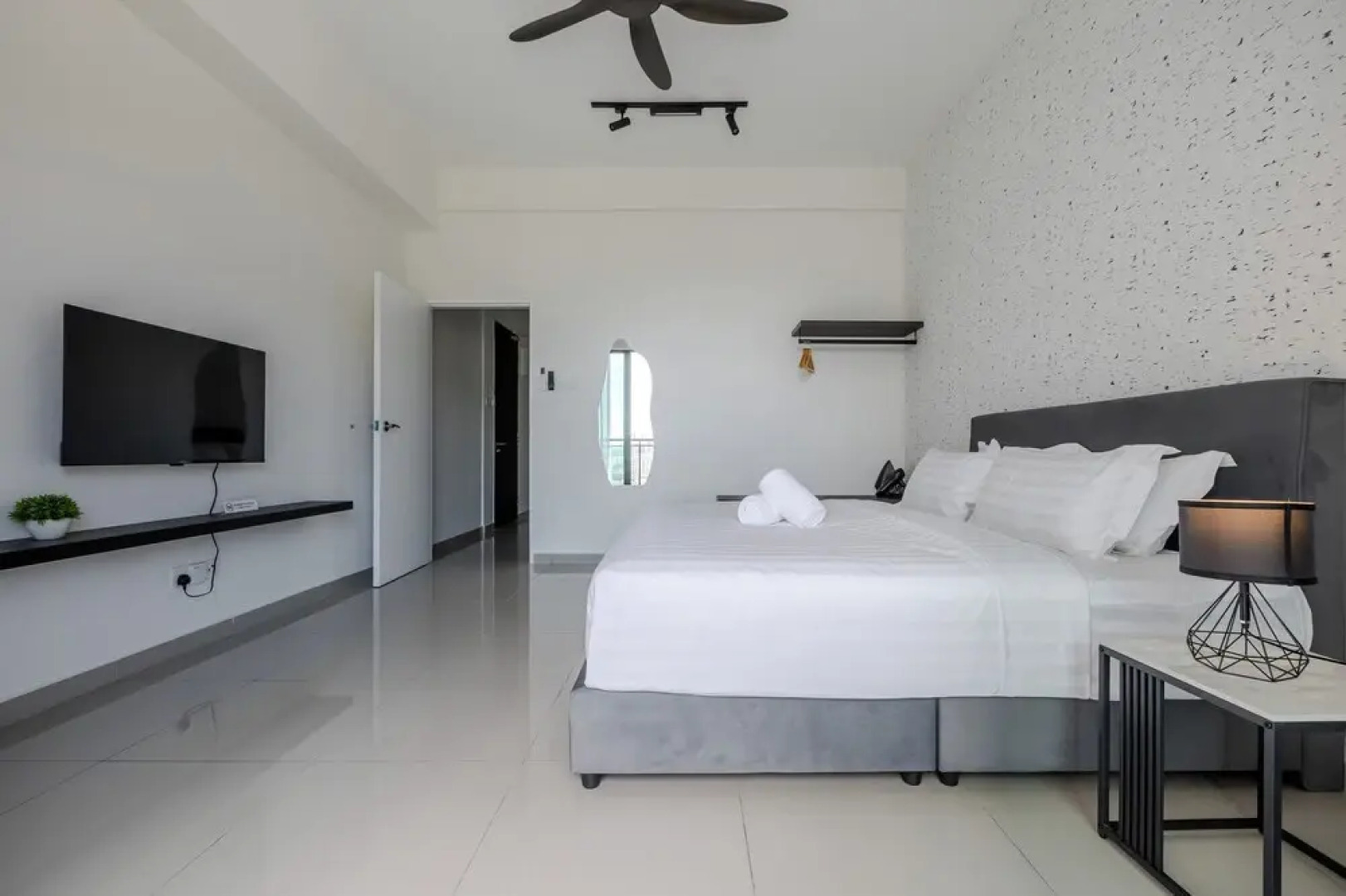 Sunshine Residence Suites