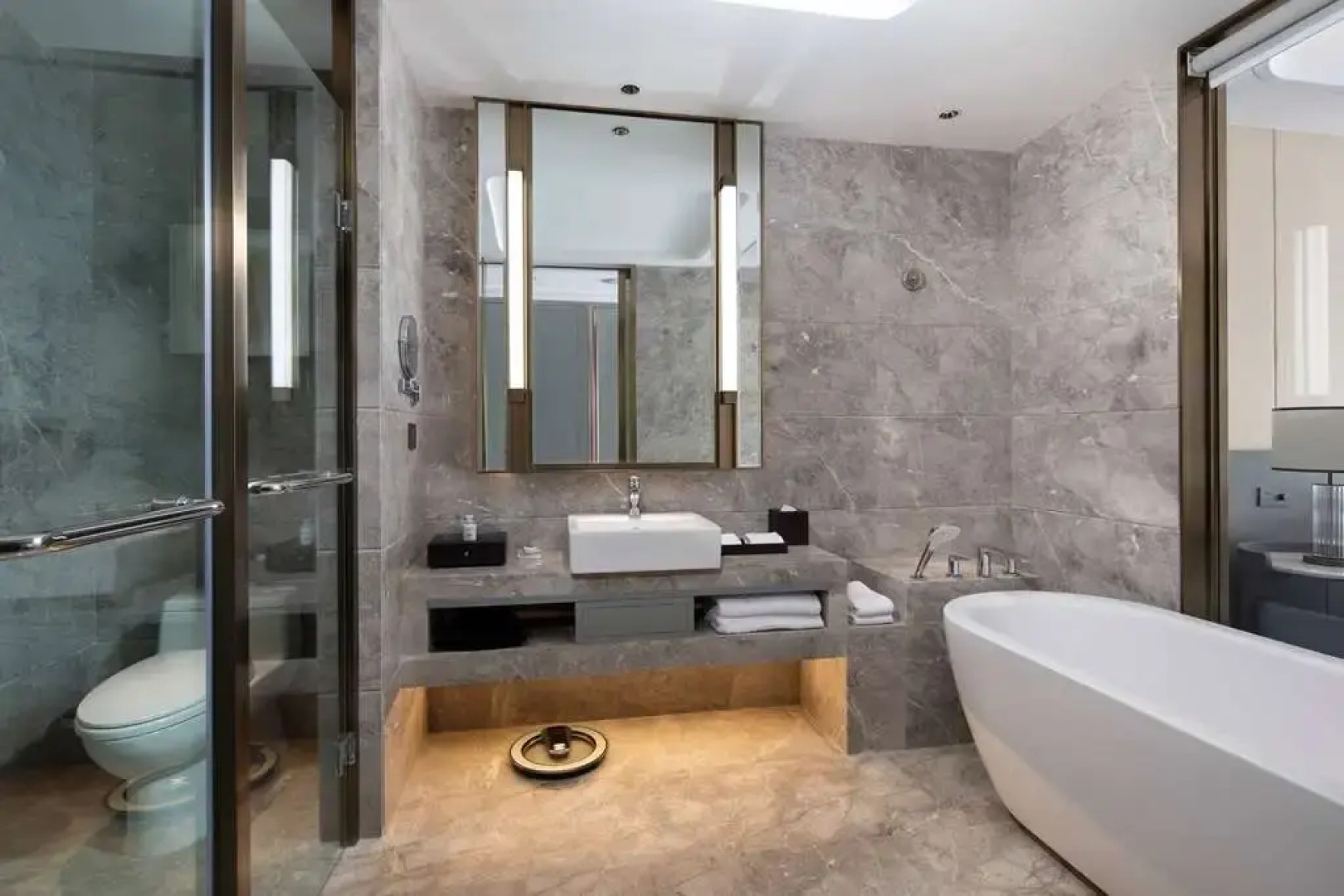 Ramada Plaza by Wyndham Anshun