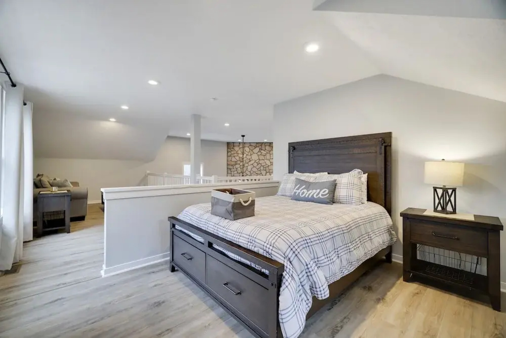 The Nest at Pinecrest by Avantstay Hot Tub Spacious Deck Game Room Fire Pit