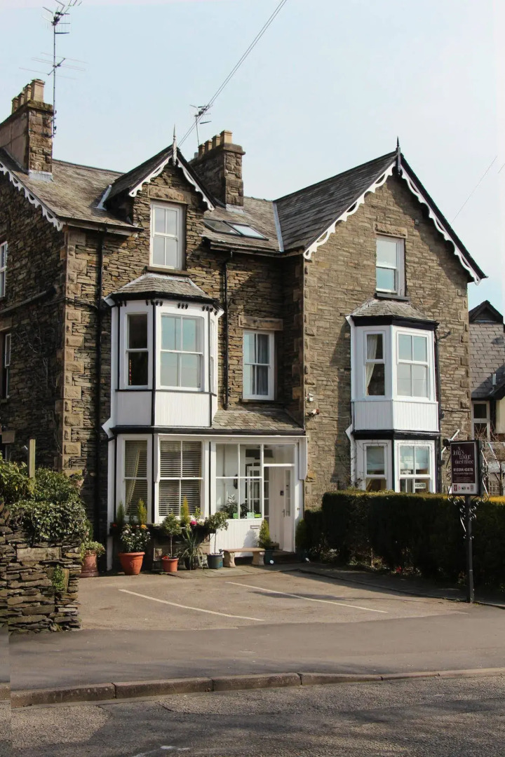 St John's Lodge (incl off-site health club)