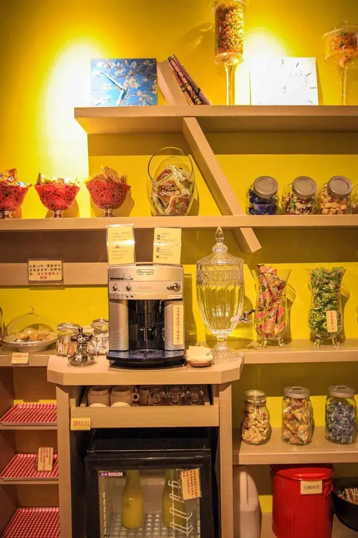 1967 City Central Hotel