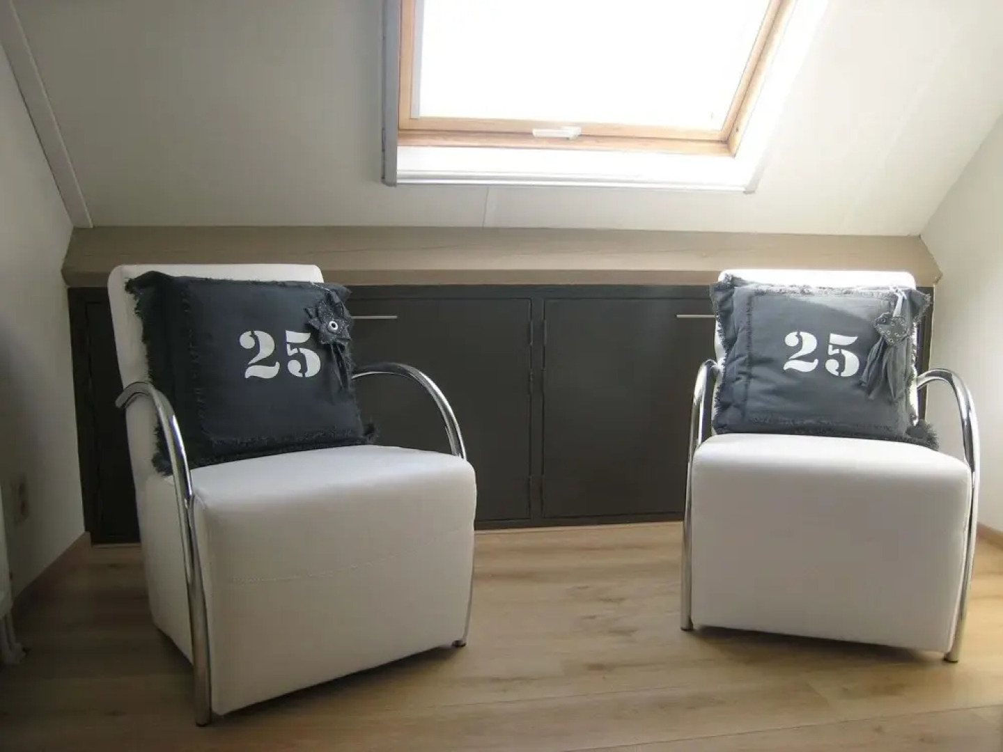 Rural Holiday Home With Outdoor Pool & Sauna