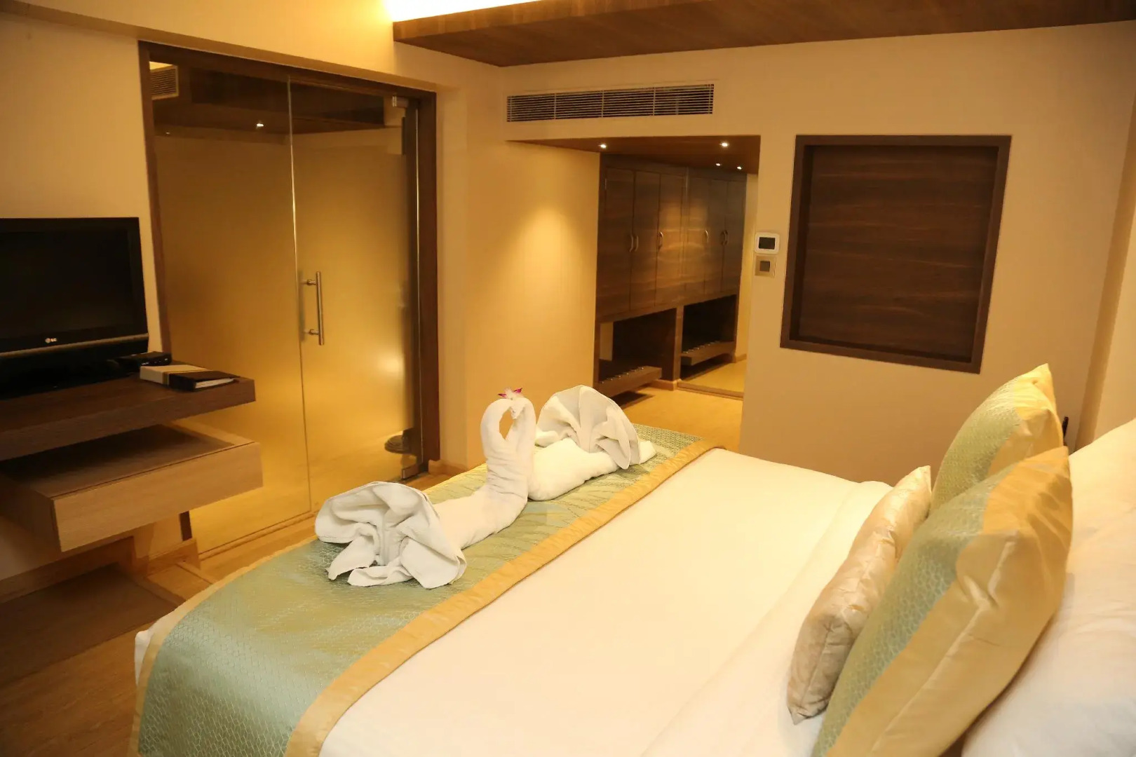 The Regenza by Tunga