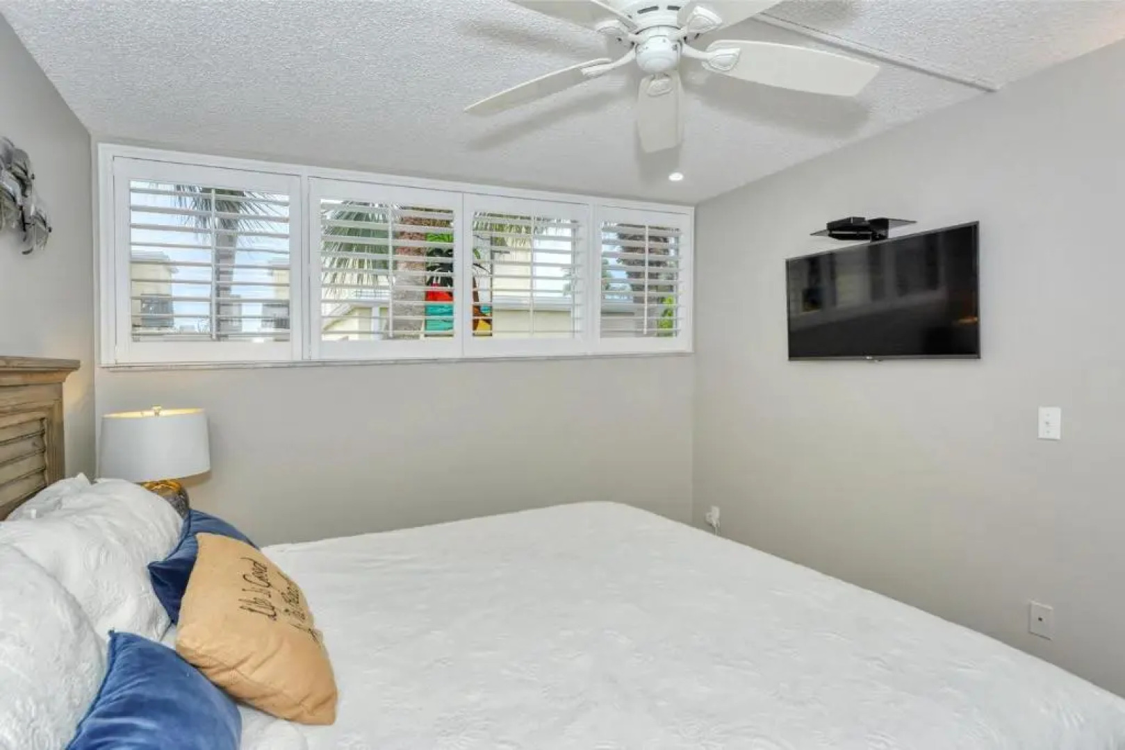 LaPlaya 202E Catch the gentle Gulf breezes on your private balcony beneath the swaying palms