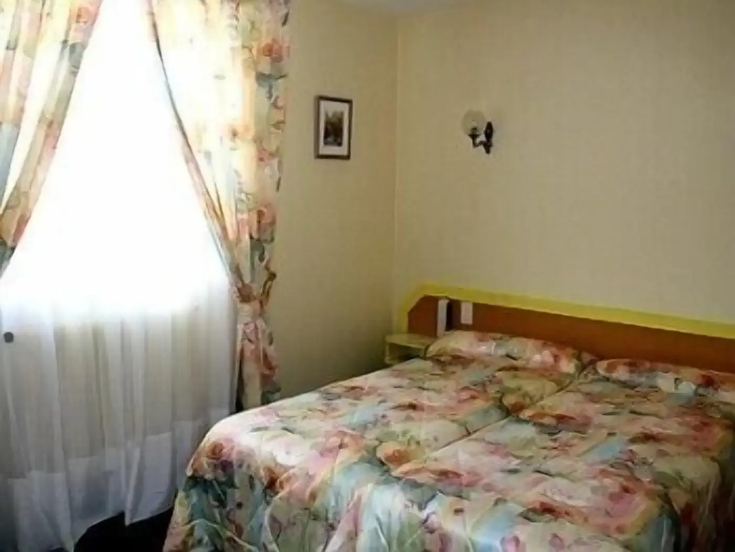 Logis Hotel Au Puits Enchante