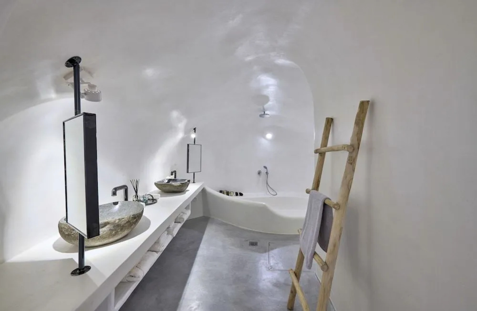 Cave Suite Oia