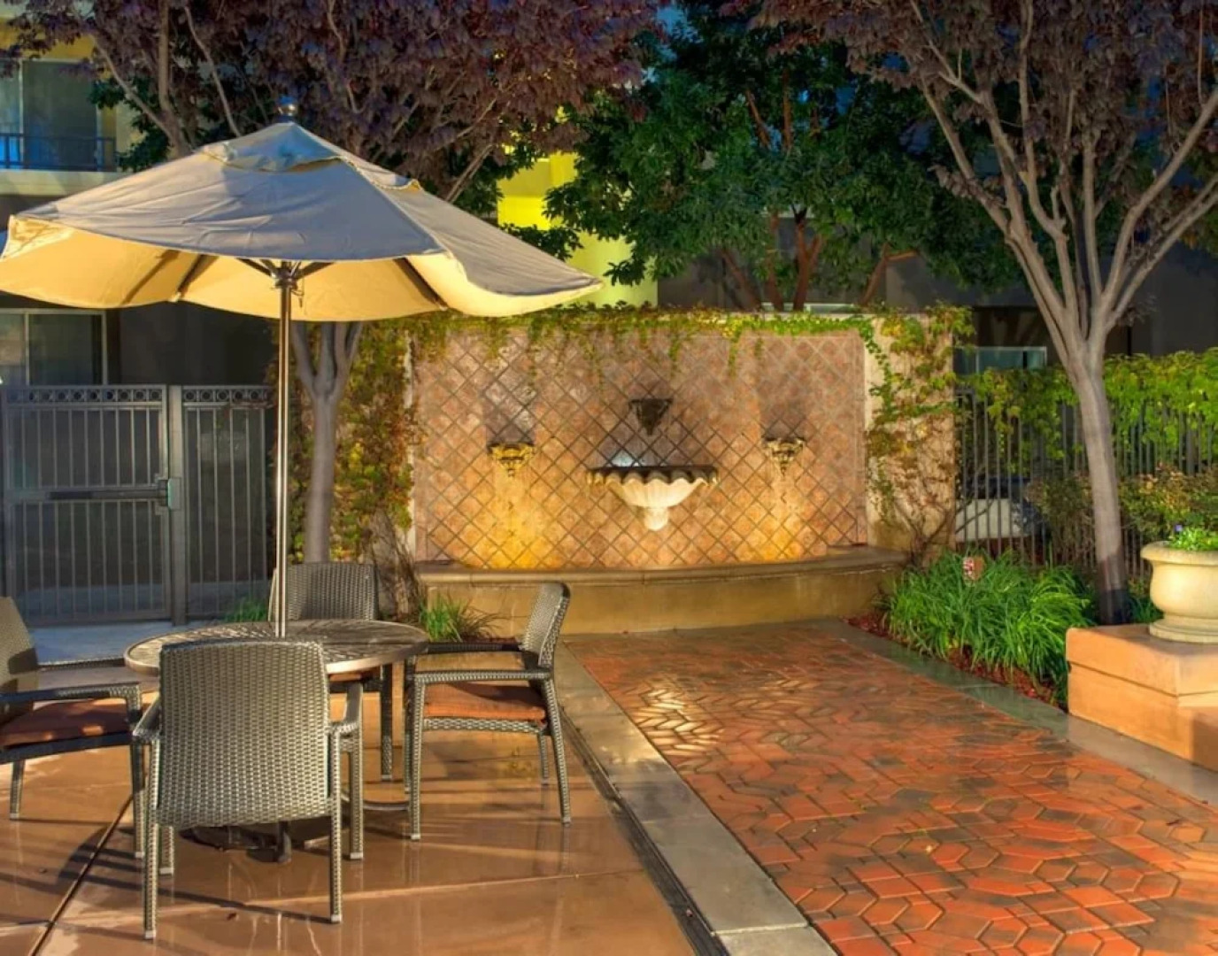 Global Luxury Suites at Agnew Road