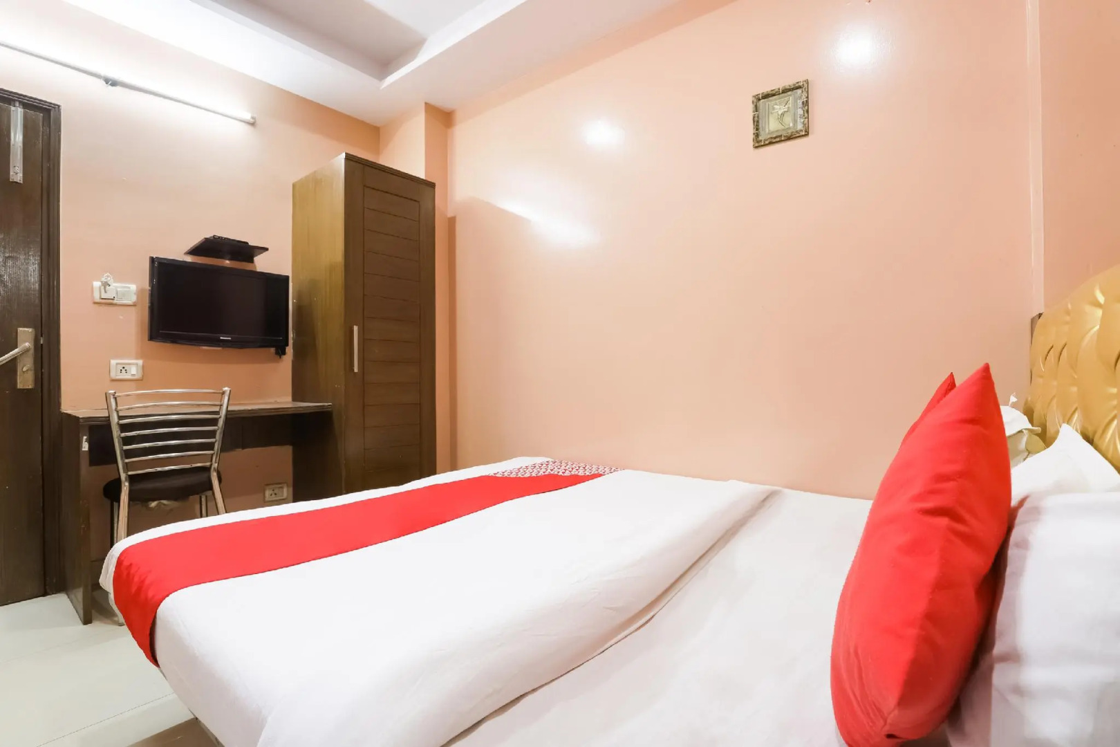 OYO 73674 Hotel Sampuran Inn