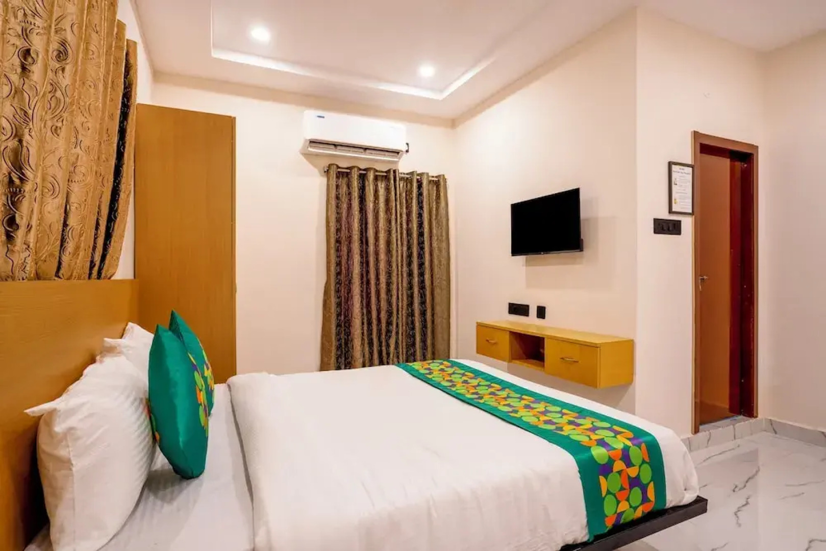 Treebo The Living Tree Karimnagar