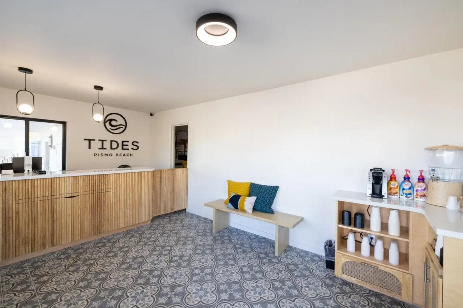 The Tides Oceanview Inn and Cottages