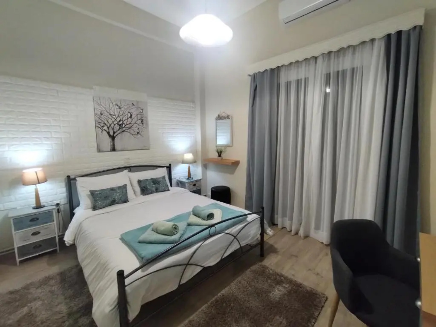 Luxury seafront house nearby Delphi